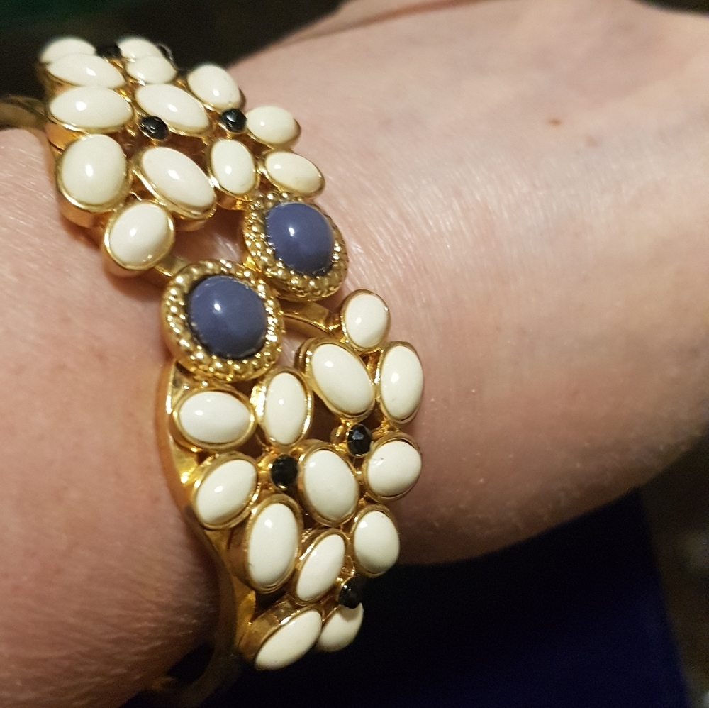 Banana Republic floral bracelet.